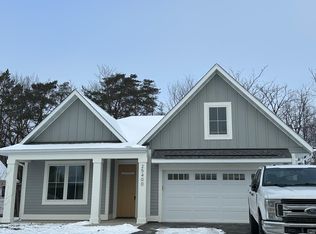 25400 Park Ln, Shorewood, MN 55331