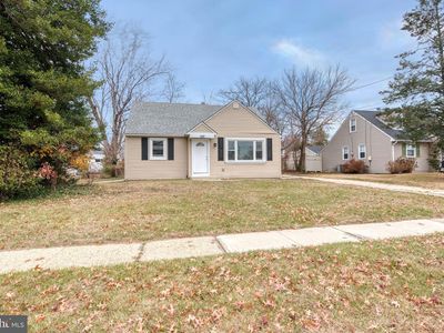 225 Russell Ave, Barrington, NJ, 08007