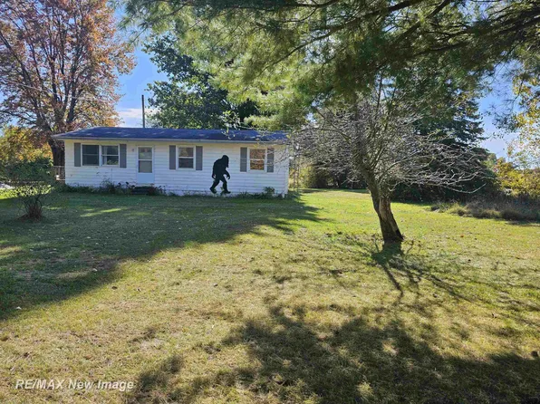 6495 Murphy Lake Rd, Millington, MI 48746