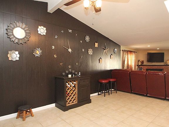 4th image of 27317 Altamere Ave