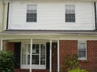 1009 Castle Ct, Chesapeake, VA 23323