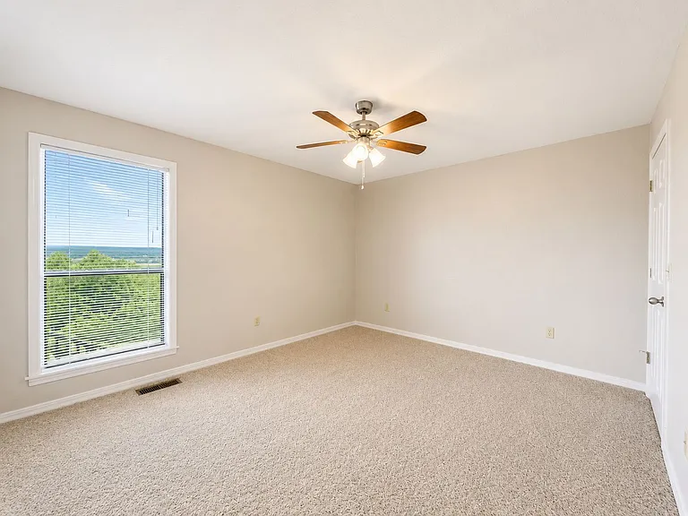 11 Fox Run Ln — Photo 4