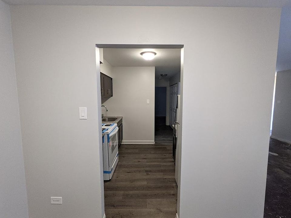 2nd image of 2077 Sibley Blvd #1