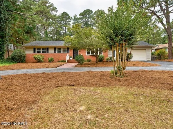 133 Pine Ridge Drive, Whispering Pines, NC 28327