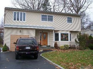 1444 Washington Ave, Seaford, NY 11783