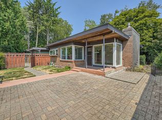 17230 Beach Dr NE, Seattle, WA 98155