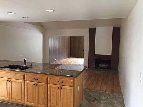 3rd image of 10605 El Este Ave