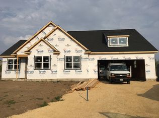 225 Dahl Ct, Sycamore, IL 60178