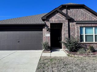 816 Saratoga Rd, Aubrey, TX 76227