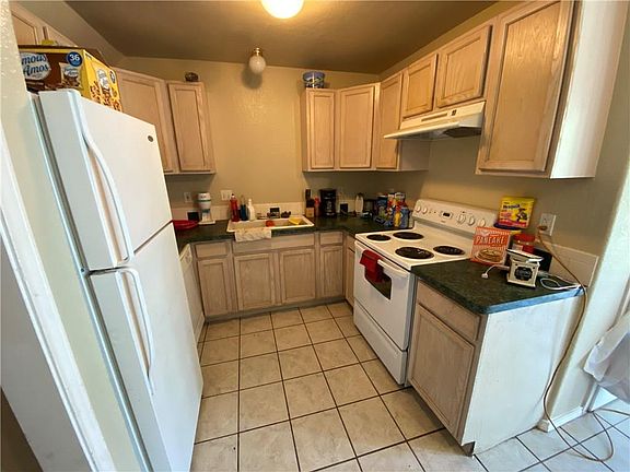 5th image of 306 Anderson Ln Unit A