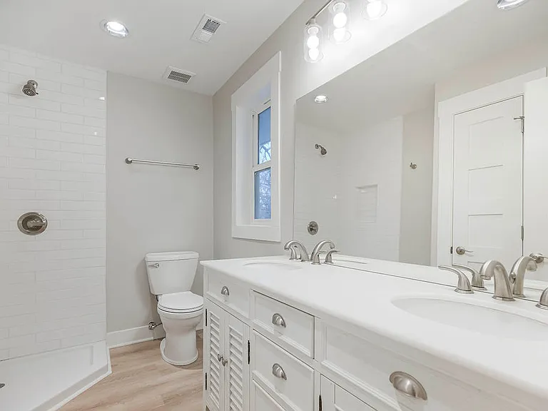 2715 S 37th St — Photo 10