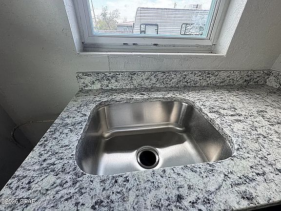 4th image of 1211 E 10th St #1209