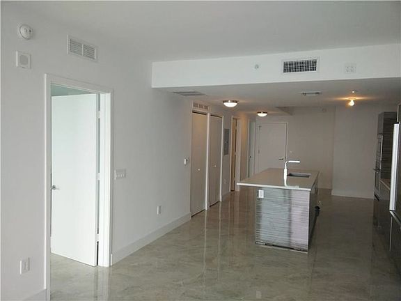 5th image of 461 NE 28th St #2404
