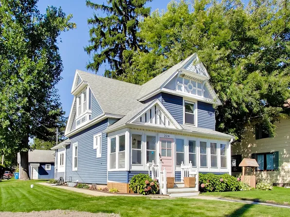 224 S Calumet Rd, Chesterton, IN 46304
