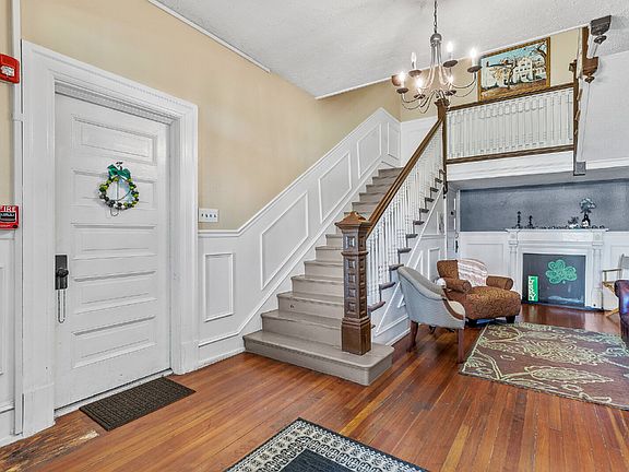 3rd image of 103 Barnhardt Cir APT 8