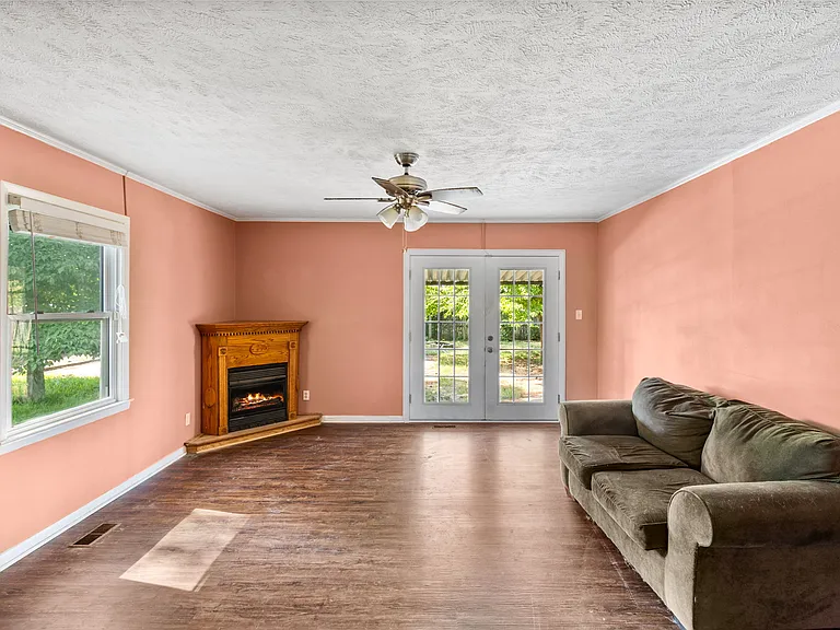 2815 Skycrest Dr — Photo 8