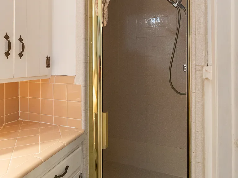 2132 Sylvan Dr — Photo 26