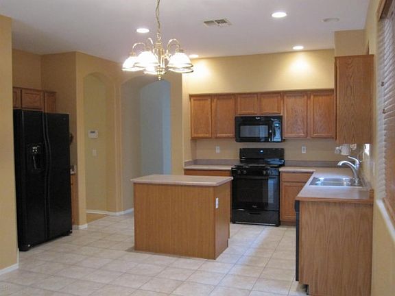 5th image of 26252 N 68th Dr