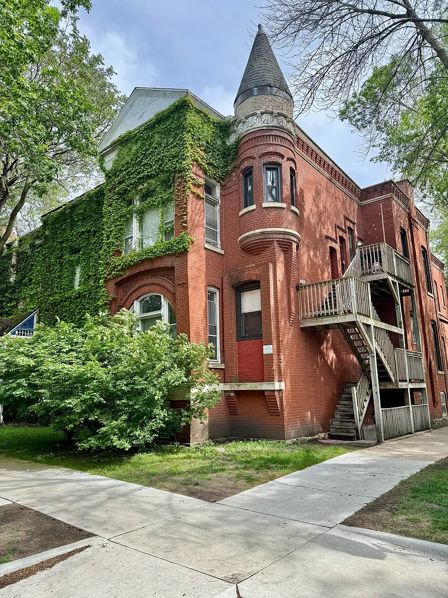 Building Photo - 1057 W Belden Ave #1A