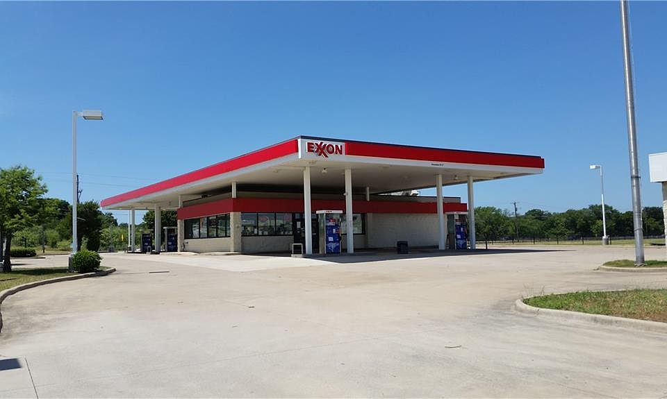 1st image of 4801 W Pioneer Pkwy