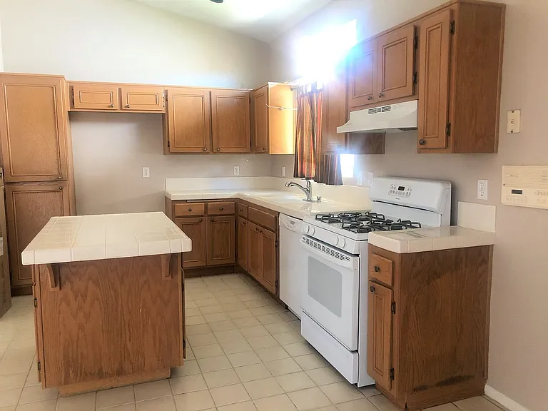 20808 Village Pkwy — Photo 10