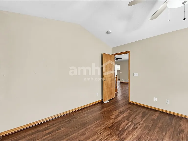 18504 E Bethany Pl — Photo 9