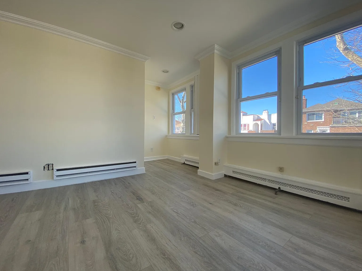 2 bed, 1068 sqft, $3,700 — Photo 3