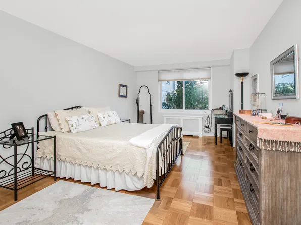 3333 Henry Hudson Parkway image 6 of 10