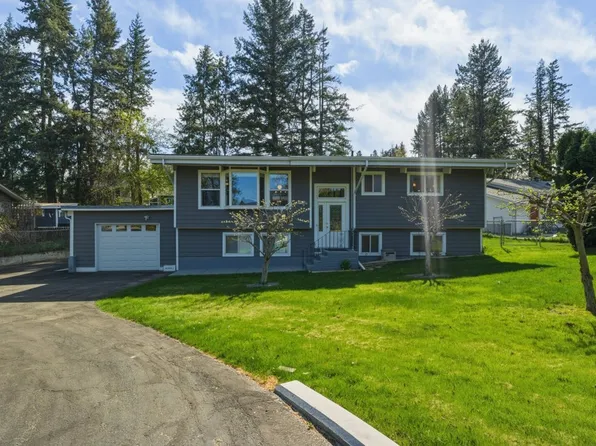 3220 5th Ave SE, Salmon Arm, BC V1E 2B8