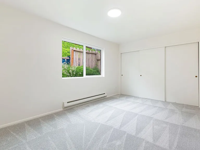 Barrett Apartments — Photo 59