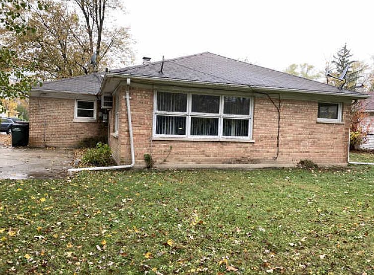 2nd image of 355 Indianwood Blvd