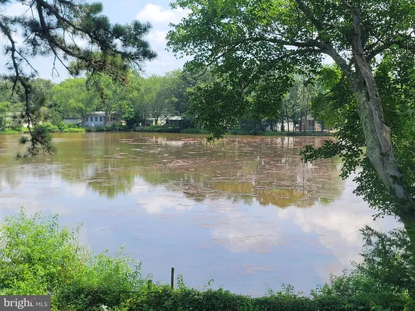 2 Eisenhower Blvd, Millville, NJ 08332