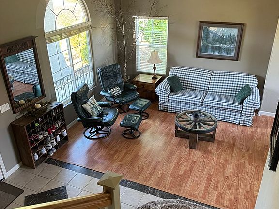 2nd image of 996 Francis Ct