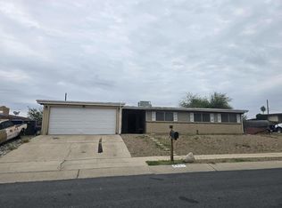 8421 E Balfour Dr, Tucson, AZ 85710