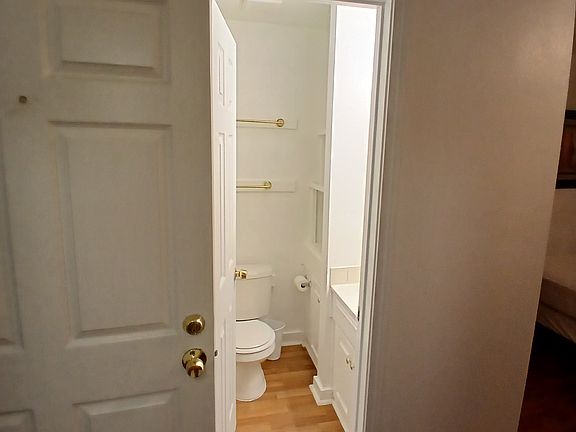 5th image of 1027 E 45th St #U2