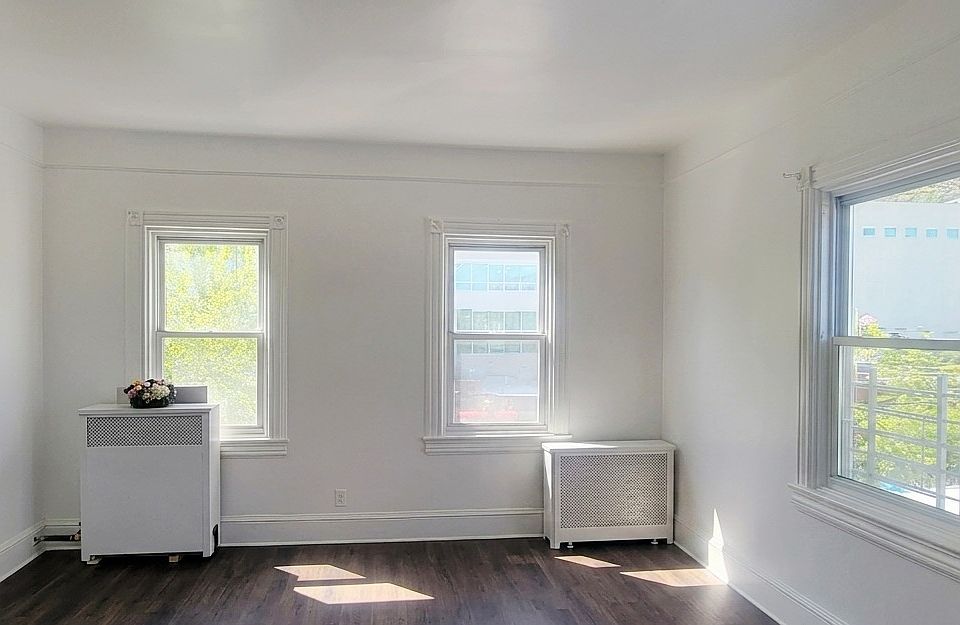 1st image of 5910 Riverdale Ave #3