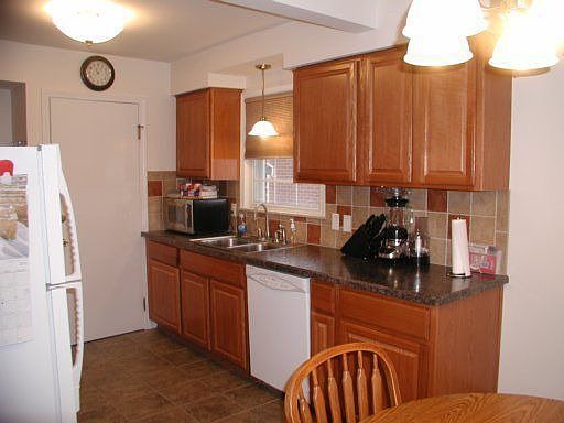 2nd image of 14571 Regina Ave