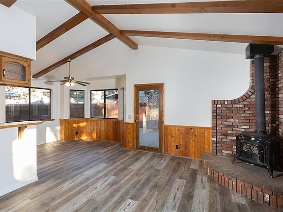 3rd image of 966 Central Ln