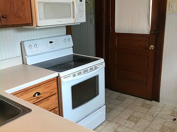 3rd image of 1126 S Cornelia St