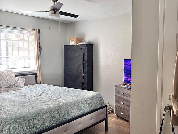 4th image of 2814 Village Green Ct Unit 38