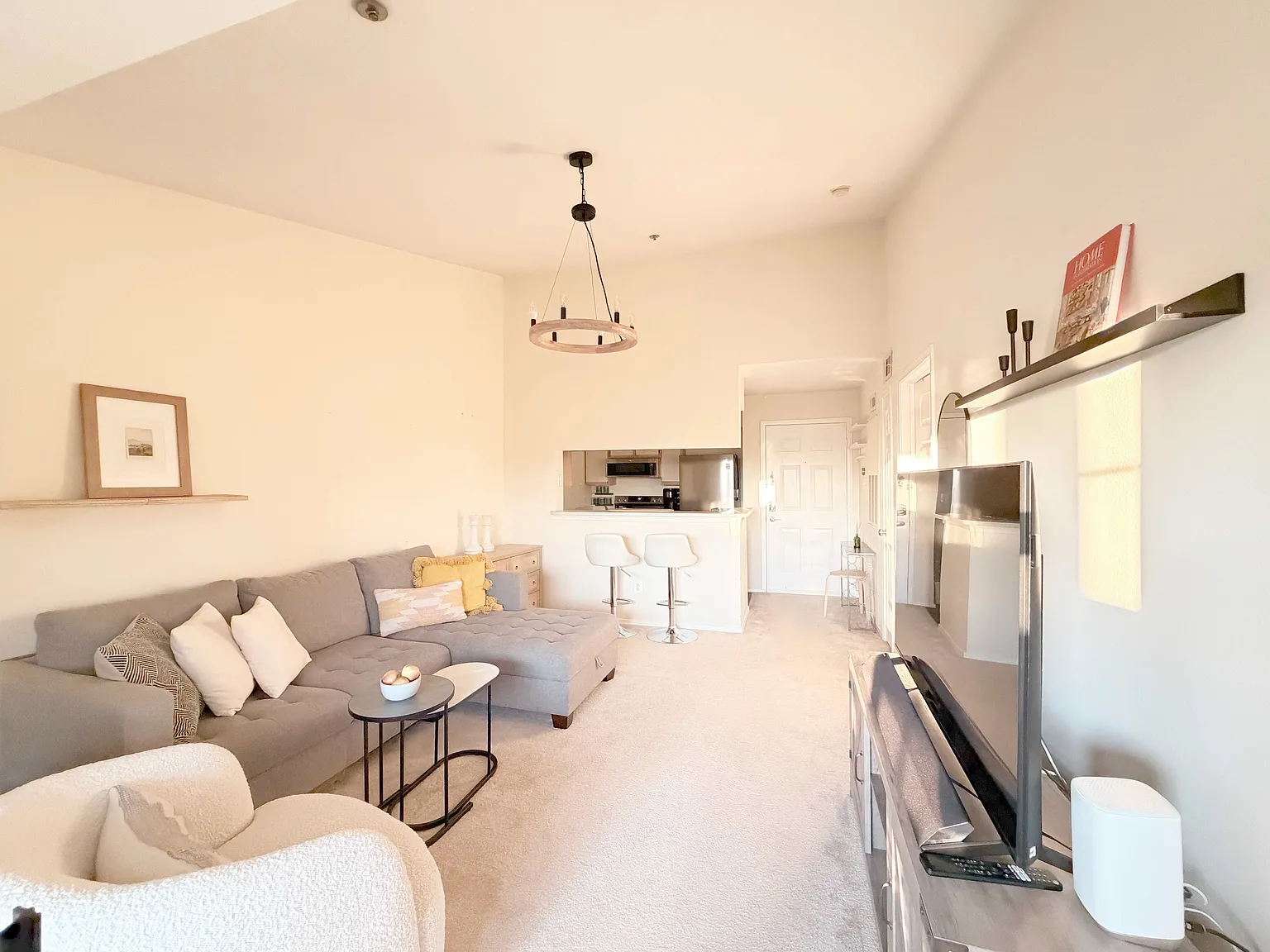 1 bed, 740 sqft, $2,250 — Photo 2