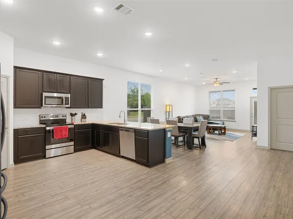1968 Chief St, Bryan, TX 77807