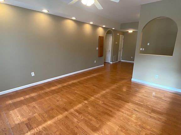 5th image of 1403 Wilson Ave APT 102