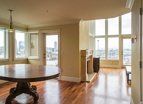 4th image of 311 E Republican St APT 601