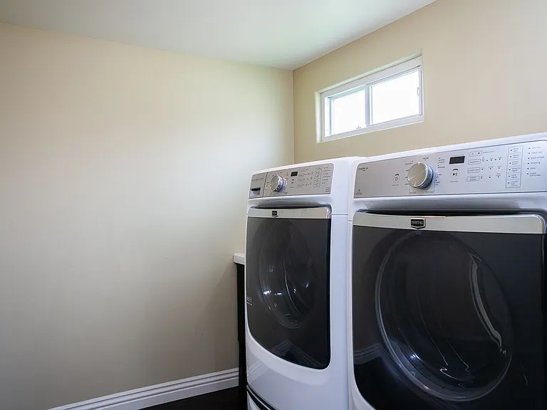 1044 E Palmyra Ave — Photo 4