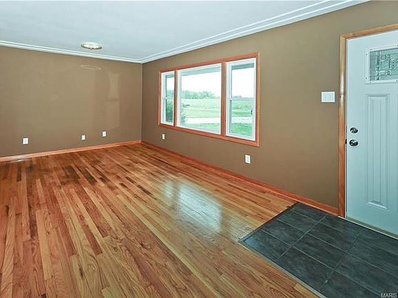 3rd image of 7937 Evergreen Ln