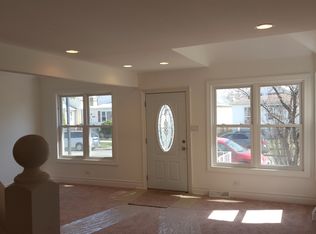 6052 S 74th Ct, Summit, IL 60501