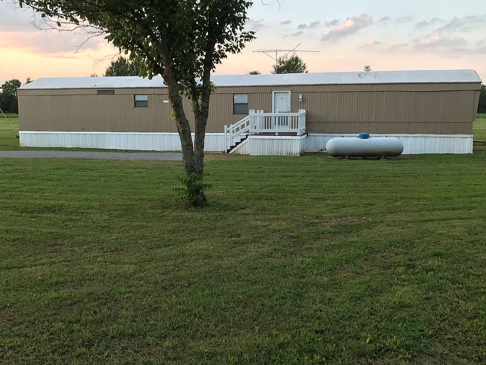 Three bedroom two bath mobile home newly remodeled