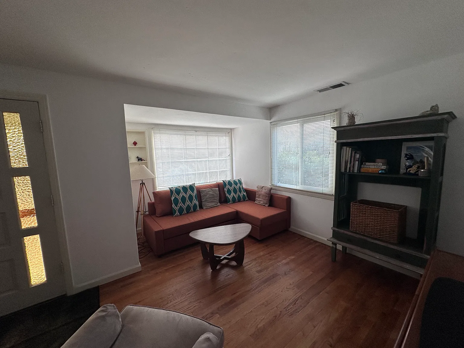 2 bed, 800 sqft, $3,850 — Photo 4