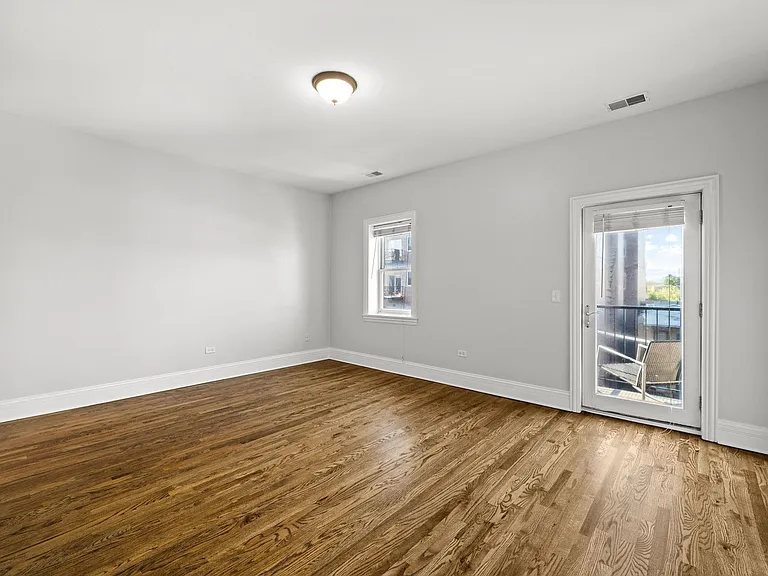924 W Dakin St #4 — Photo 14
